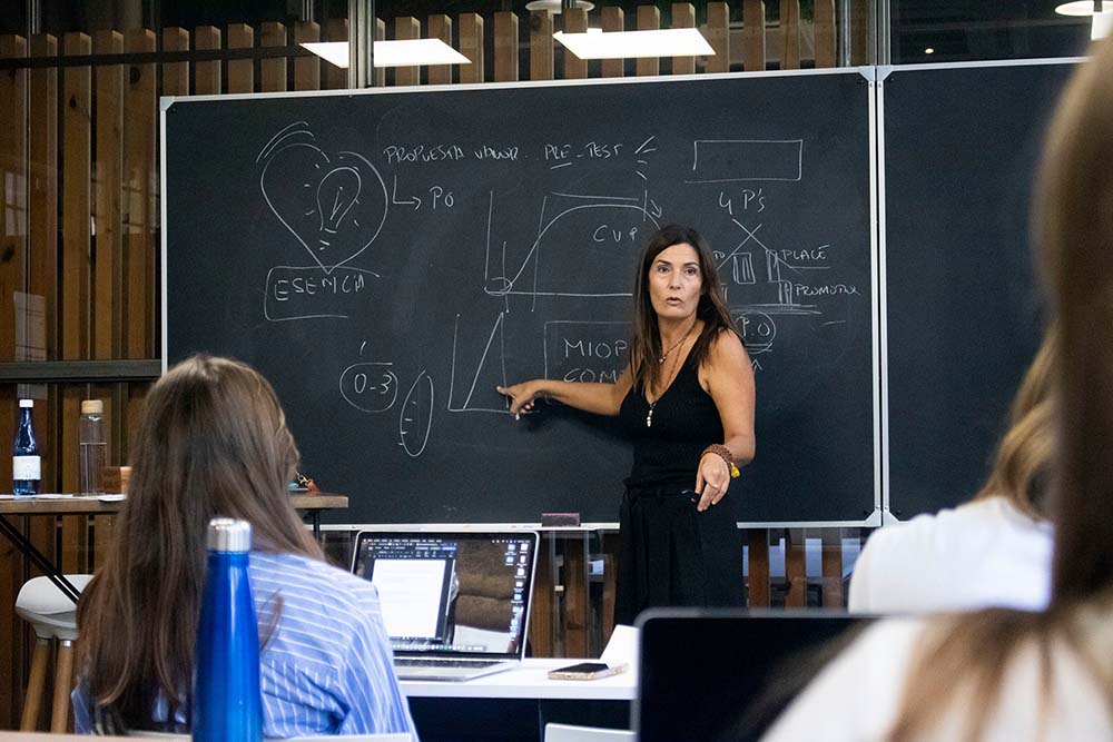 Clase de emprendimiento gastronómico